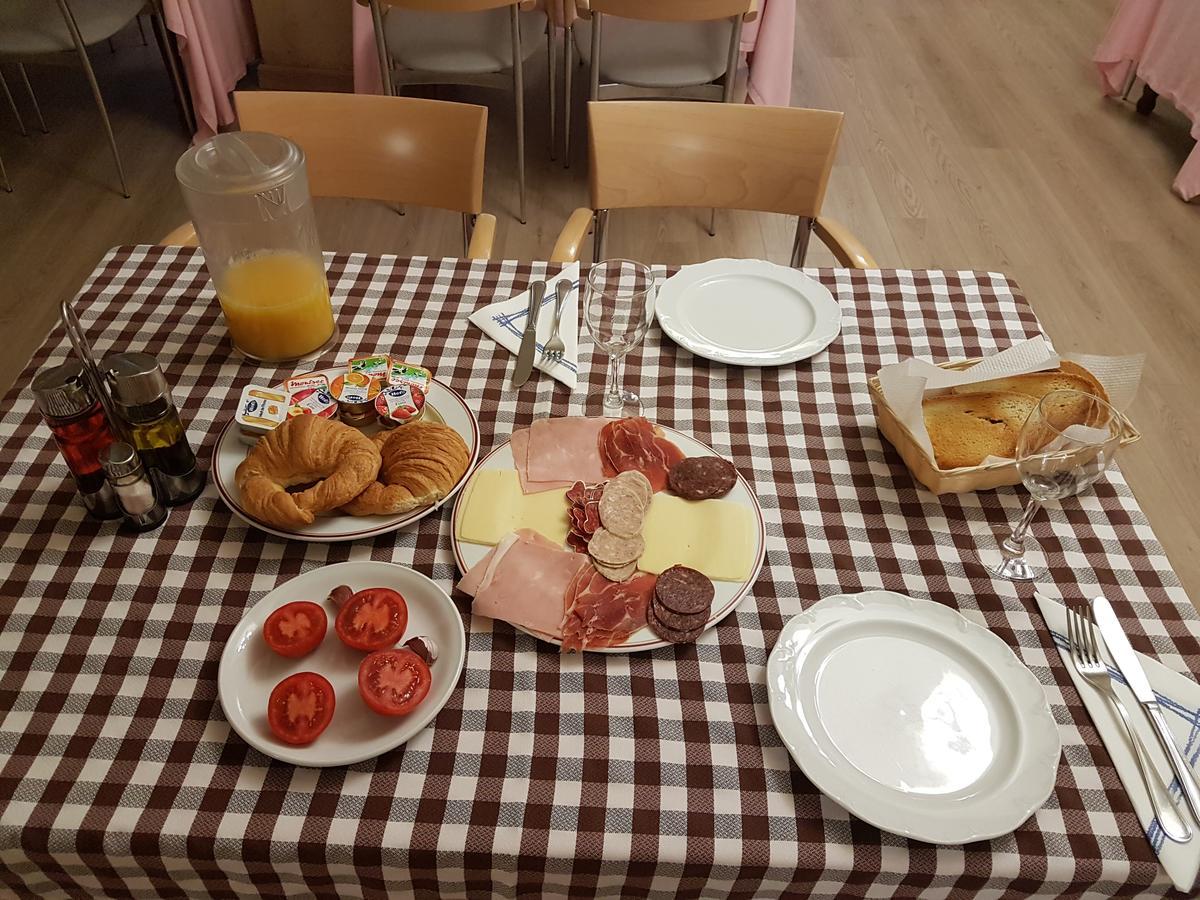 卡拉马德奥酒店 Vilanova de Escornalbou 外观 照片