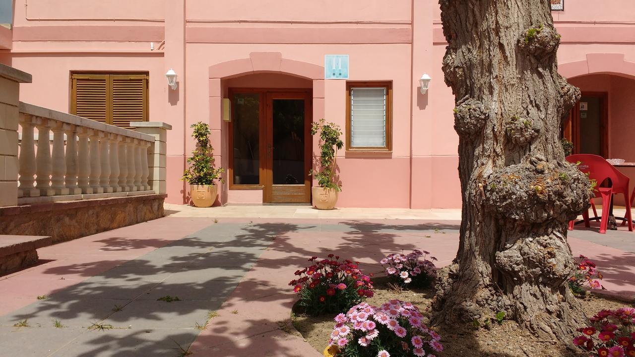 卡拉马德奥酒店 Vilanova de Escornalbou 外观 照片